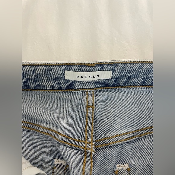 Pacsun 90’s Ripped Boyfriend Jeans - Picture 4 of 8